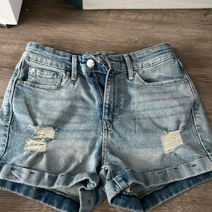 Levi’s Denizen mom shorts